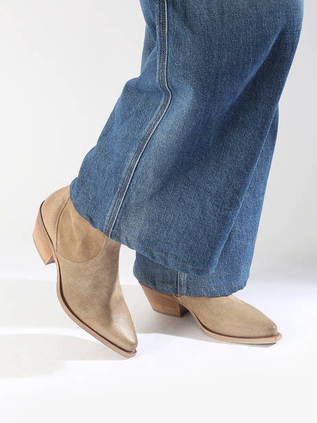 Santiags Ã  Talon Tronchetti Texani En Cuir Metisse Beige women Bottines texanes fabriquÃ©es dans des matÃ©riaux souples et entiÃ¨rement brossÃ©es et vieillies Ã  la main. vue secondaire 1